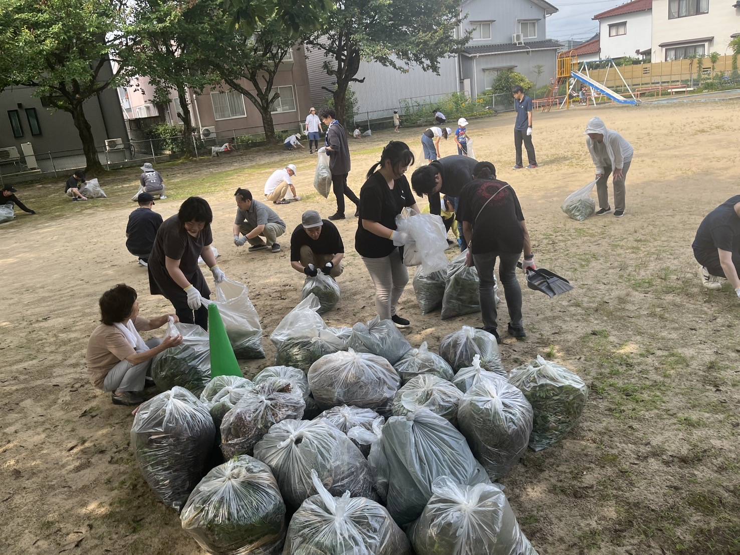 �q�ǂ��Ƒ�l�̂܂�����ݔ������|